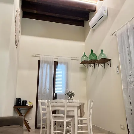 La Dimora Degli Dei Alojamento de Acomodação e Pequeno-almoço Taranto